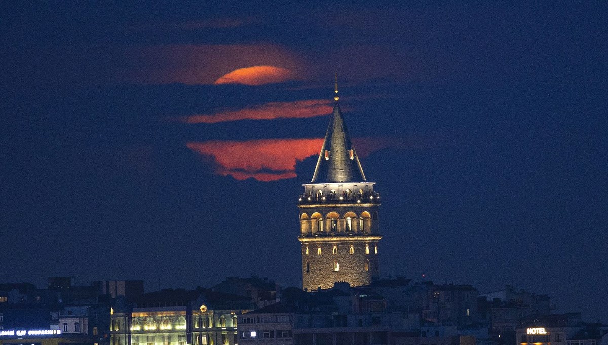 Türkiye'den ve dünyadan Süper Ay manzaraları