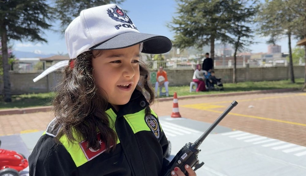 23 Nisan'da çocuklar trafik polisi oldu - 9