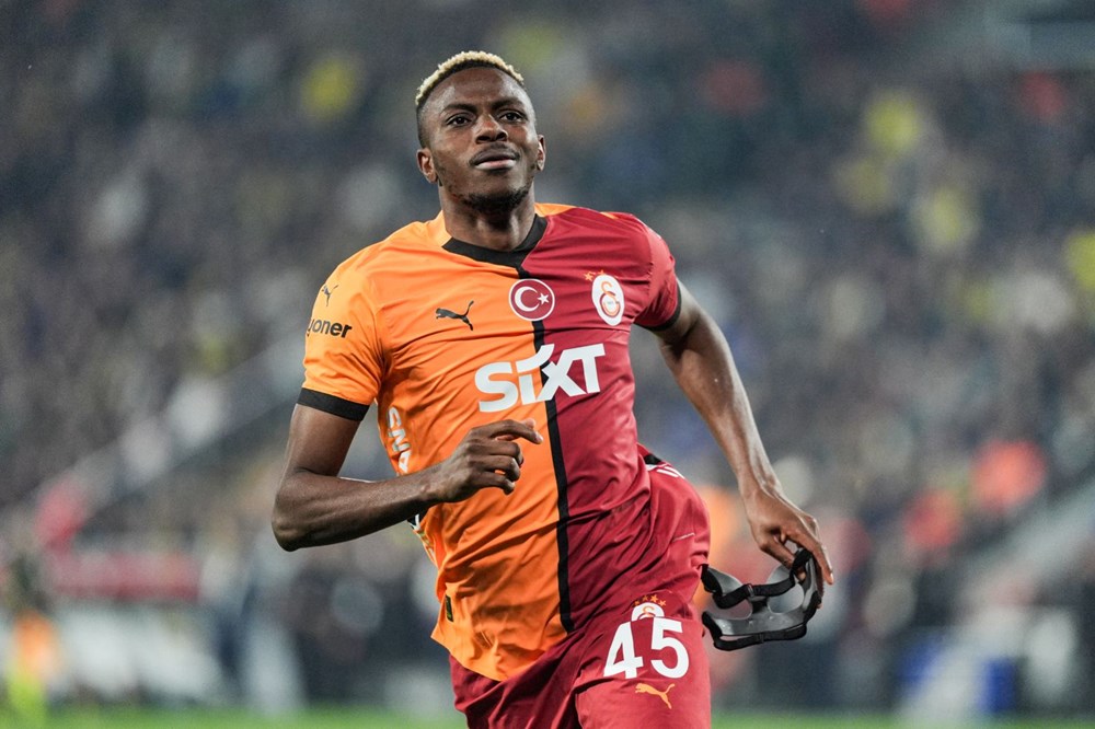 Galatasaray üç büyük transferi açıklamak için aportta: Osimhen'in yanında bir yıldız daha! - 1