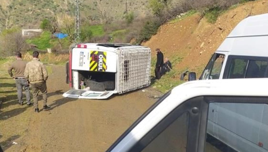 Batman'da Minibüs Devrildi: 8 Kişi Yaralandı - Son Dakika Türkiye 