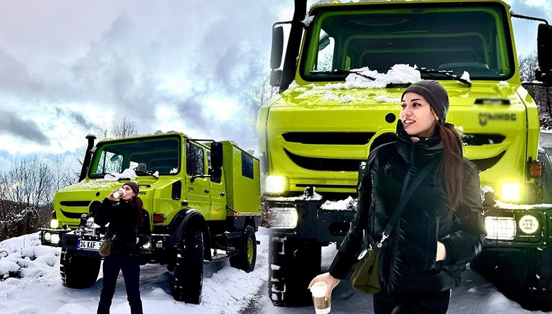 Fahriye Evcen lüks aracıyla şov yaptı