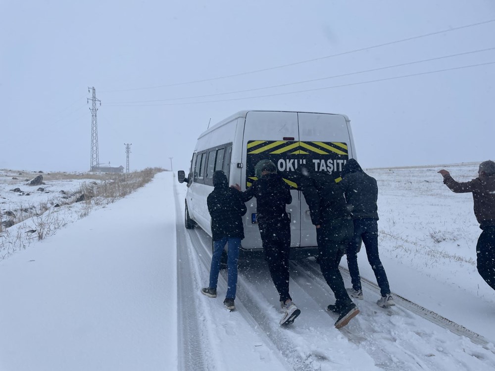 8 ilde kar yağışı etkili oluyor: Ulaşımda aksamalar yaşanıyor - 13