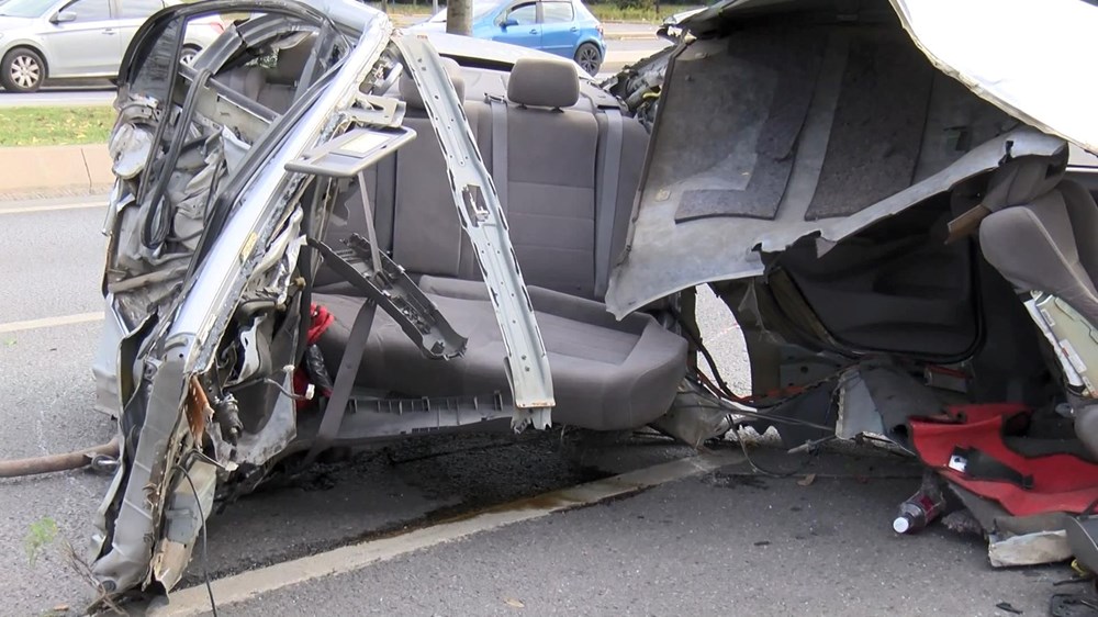 İkiye bölünen araçtan sağ kurtuldu - 2