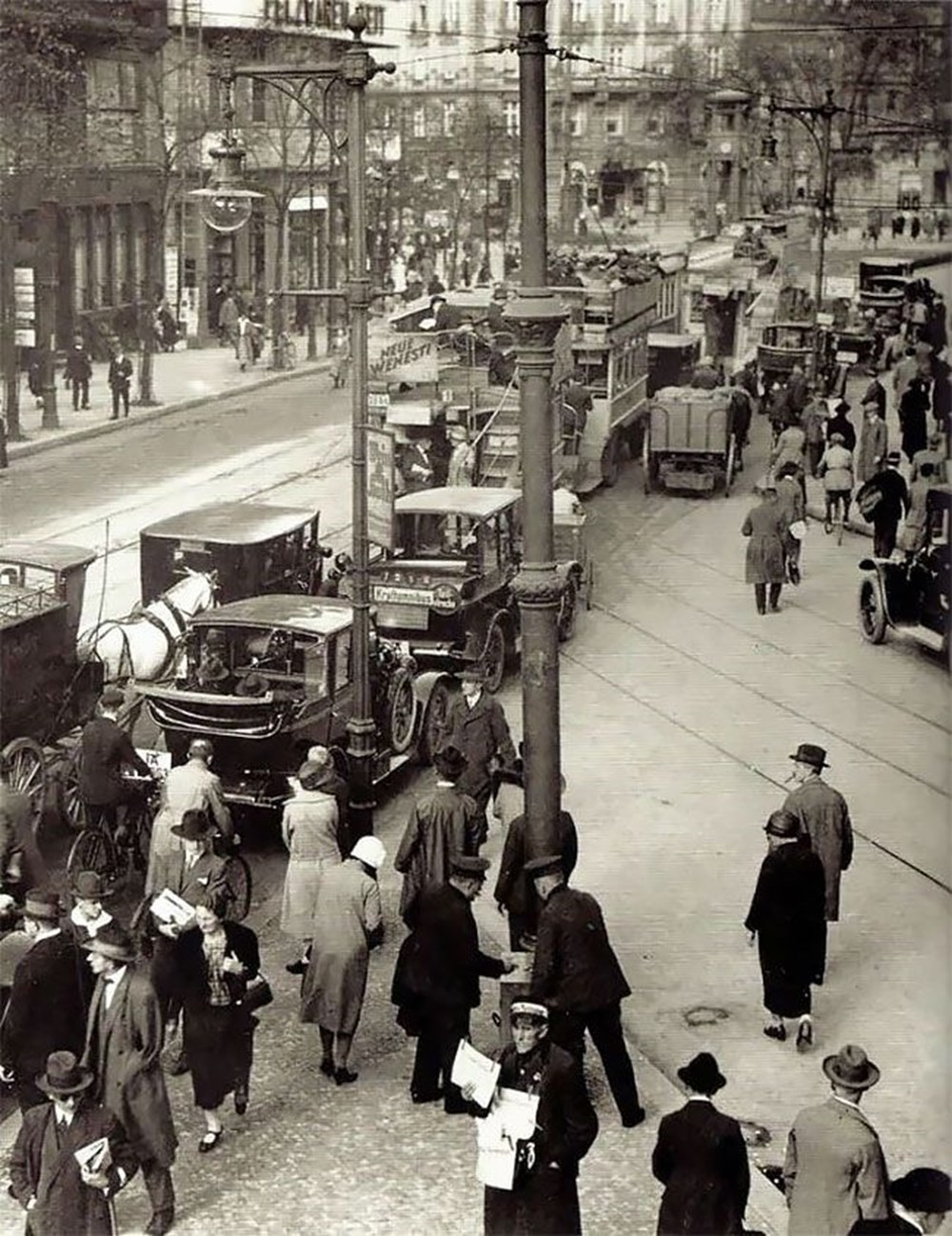 История развития фотографии. Золотые 20е Берлин. Берлин 1920-е. Берлин в 30-е годы. Германия 20е годы 20 века провинция.