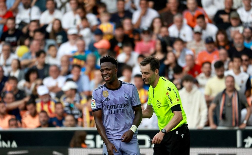 İspanya'da El Clasico öncesi olay: Real Madrid, Barcelona maçı idmanını iptal etti! Maça çıkacaklar mı? 74 gEouMENXz0OLKwB qSvoyg