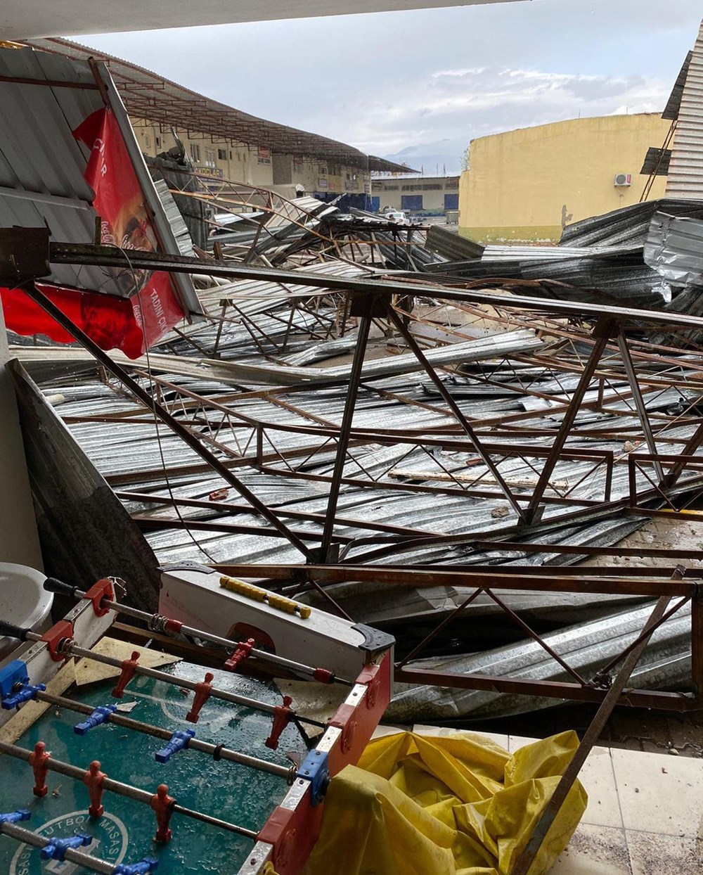 Antalya Kumluca'da kuvvetli rüzgar ve dolu: 1 ölü - 5