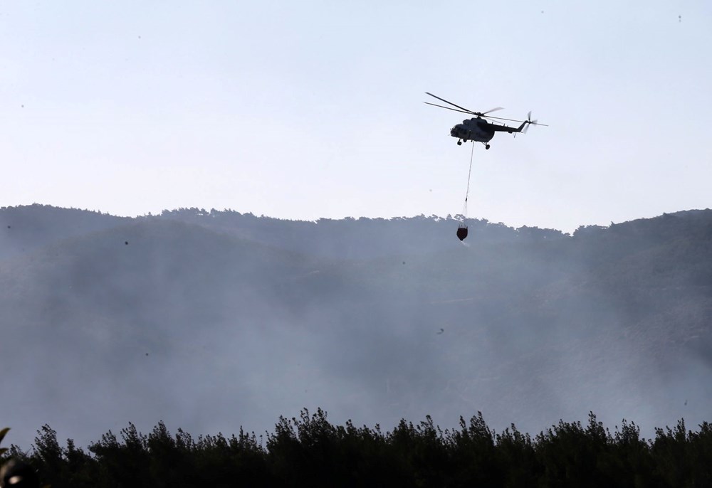 İzmir'de orman yangınına müdahale eden helikopter baraja düştü - 7