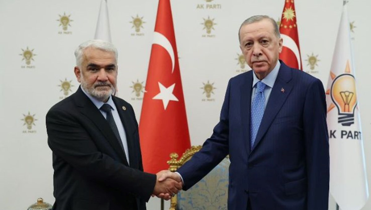 Cumhurbaşkanı Erdoğan, HÜDA PAR Genel Başkanı Yapıcıoğlu ile görüşüyor