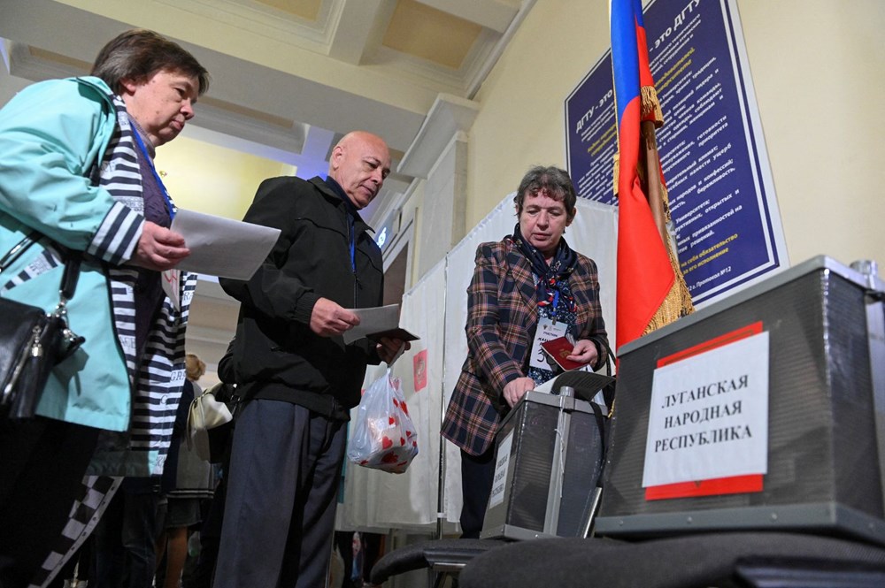 Ukrayna'nın doğusundaki referandumlar: Rus askeri kapı kapı dolaşıp oy topluyor - 8