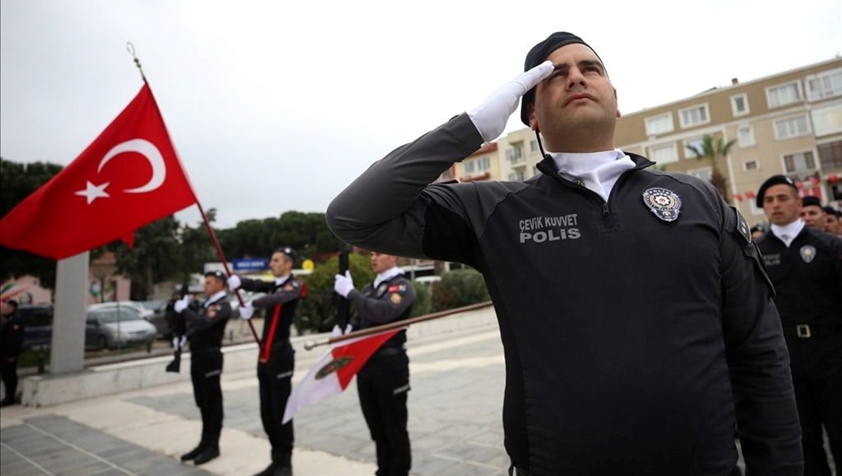 Polis haftası mesajları 2024: Polis Teşkilatı'nın 179. kuruluş yıl dönümüne özel en güzel ve anlamlı sözler Polis haftası mesajları 2024: Polis Teşkilatı'nın 179. kuruluş yıl dönümüne özel en güzel ve anlamlı sözler