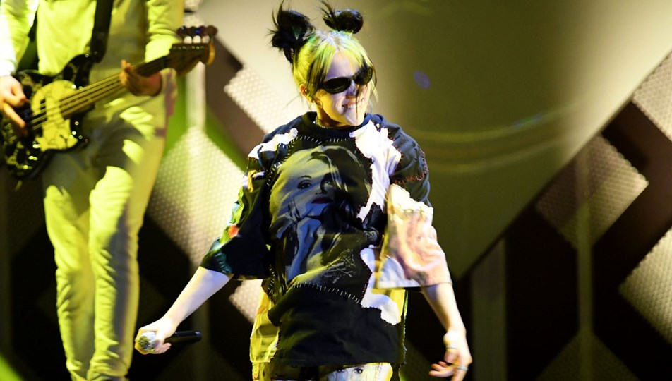 Billie Eilish, James Bond'un müziğini seslendirecek (Tarihe geçti)
