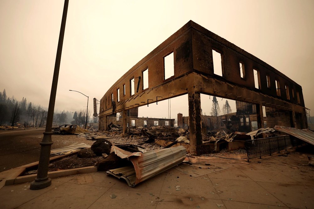 ABD'nin California eyaletindeki yangında bir kasaba yok oldu - 14