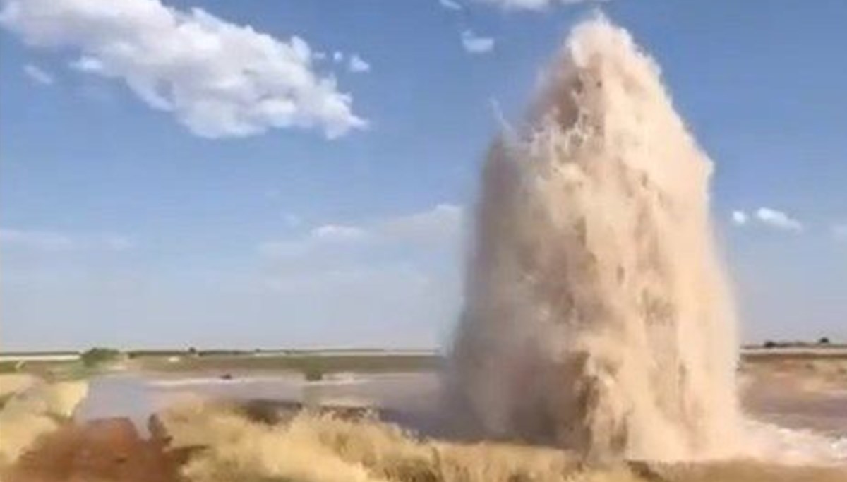 Şanlıurfa’da sulama borusu patladı, tarım arazileri sular altında kaldı