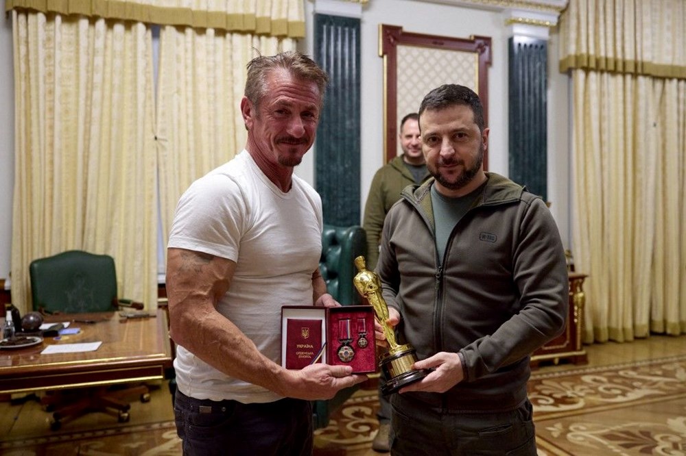 Sean Penn: Oscar'ımı Ukrayna'ya vereceğim, kurşun yapmak için eritebilirler - 4