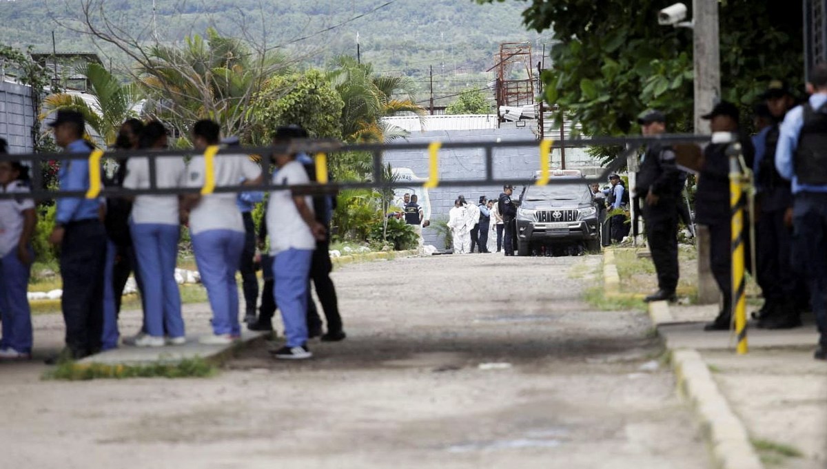Honduras'ta kadın hapishanesinde isyan çıktı: 41 ölü Honduras'ta kadın hapishanesinde isyan çıktı: 41 ölü