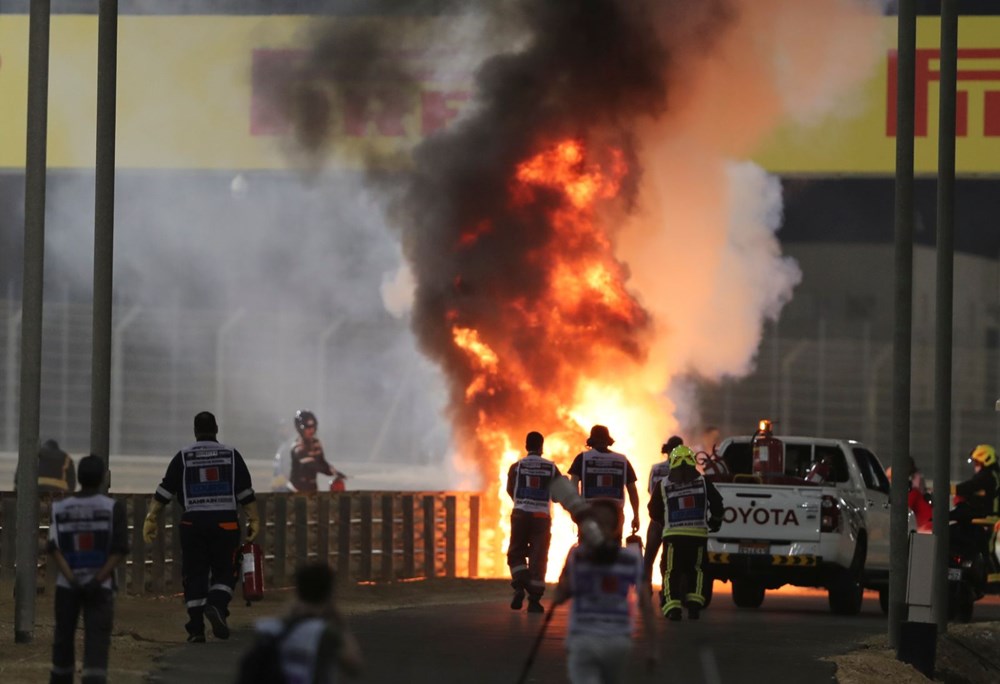 Formula 1'de korkunç kaza: Romain
Grosjean'ın aracı ikiye bölünerek alev aldı - 5