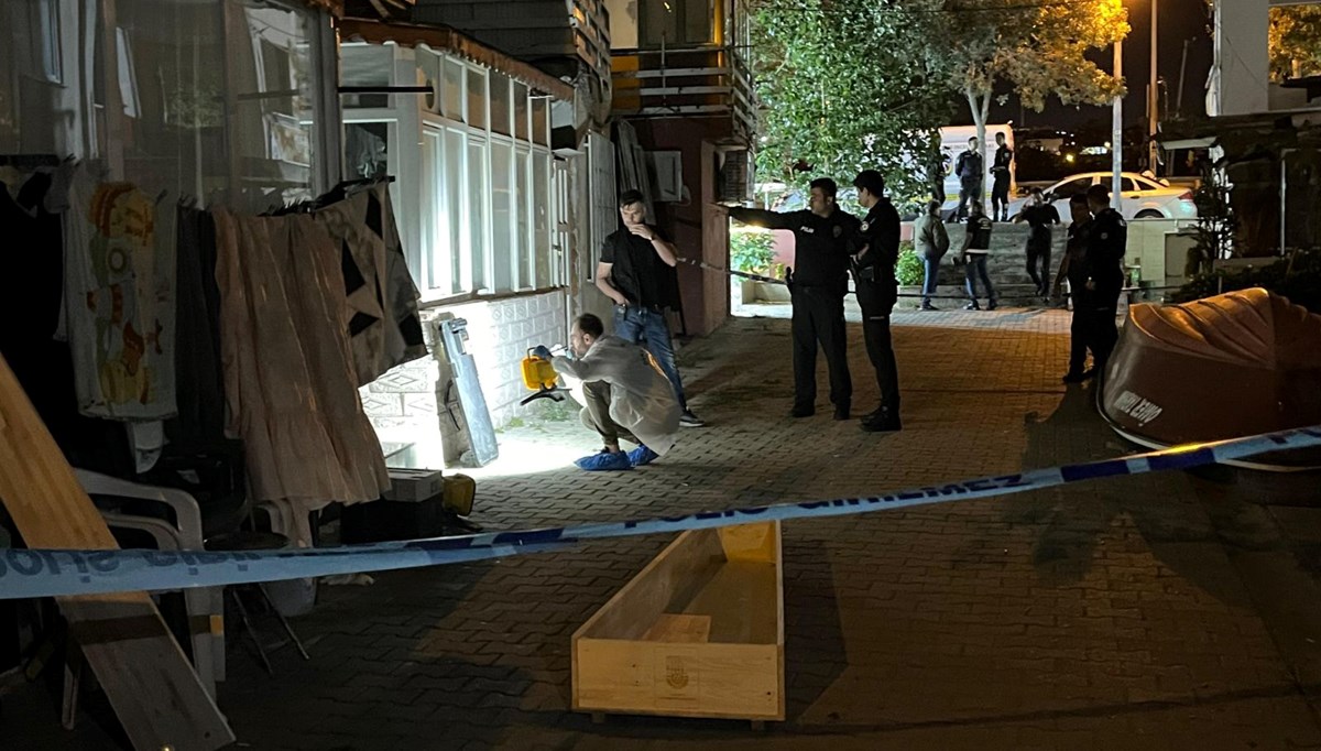 Polisle çatışan zanlı yakalanacağını anlayınca silahı kendine çevirip tetiğe bastı! Polisle çatışan zanlı yakalanacağını anlayınca silahı kendine çevirip tetiğe bastı!