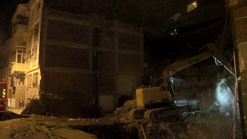 İnşaat kazısı kolonları çatlattı - 1