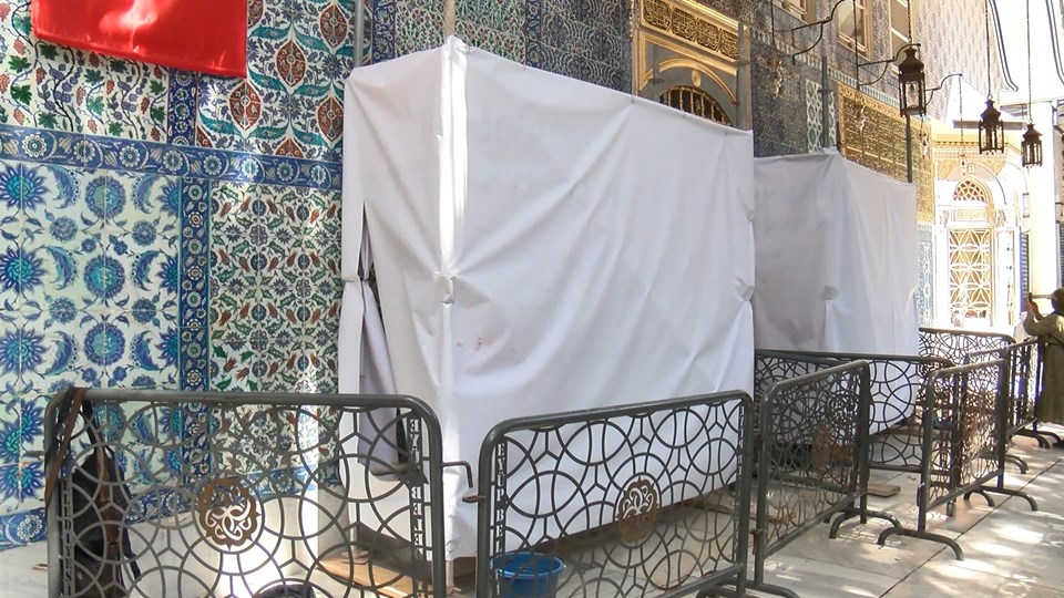 Eyüp Sultan Türbesi'ne çekiçli saldırı - 2