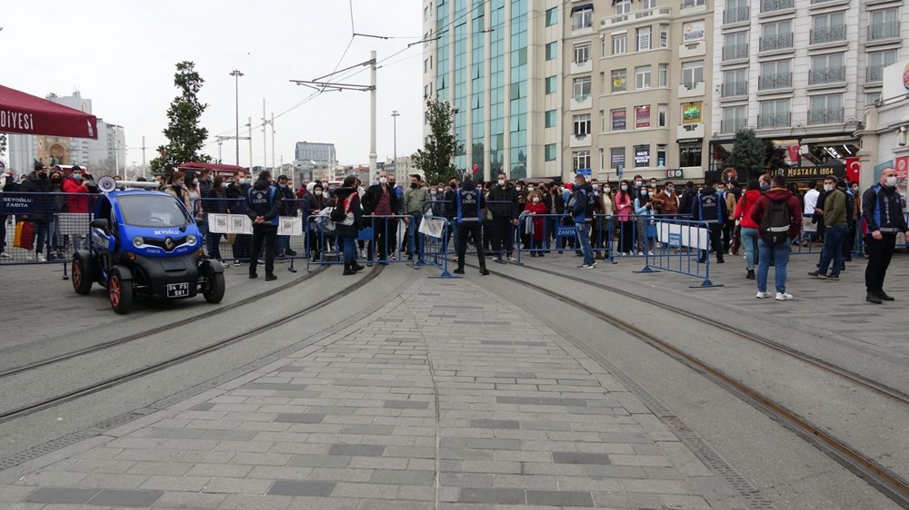 Corona Measure in Beyoğlu: Police closed Istiklal Avenue - 6