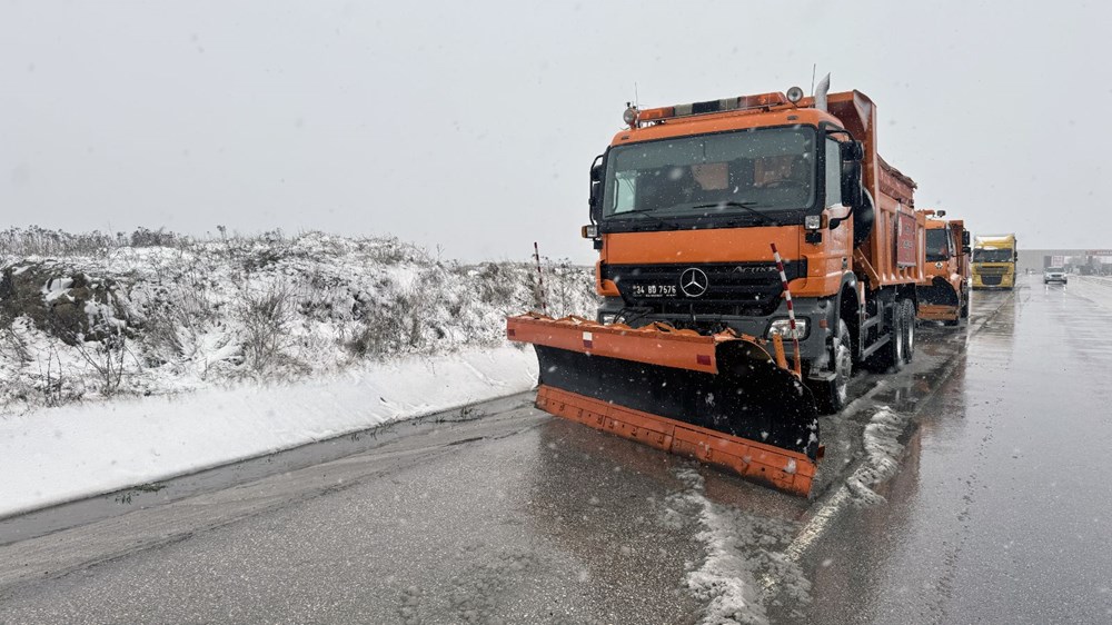 Trakya'da kar yağışı: Ulaşım güçlükle sağlanıyor - 5