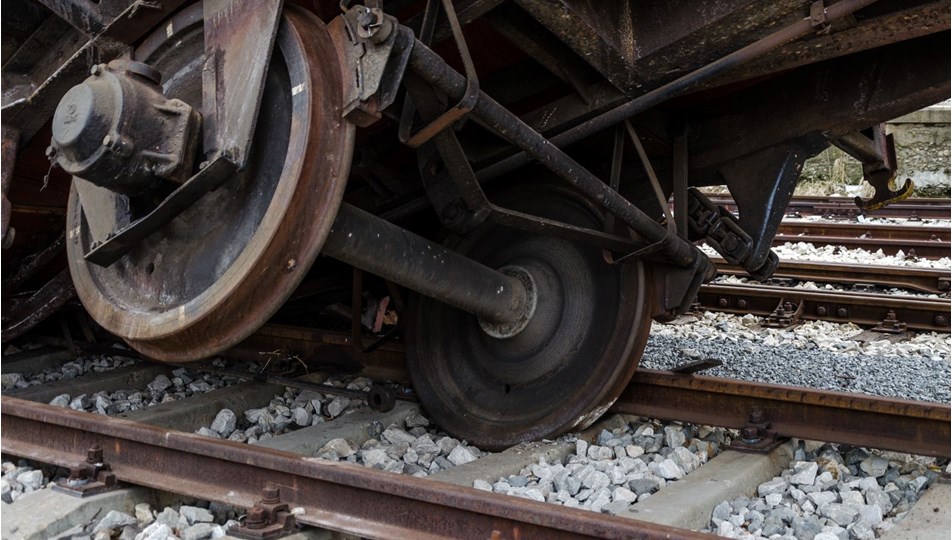 Pakistan’da tren vagonları raydan çıktı