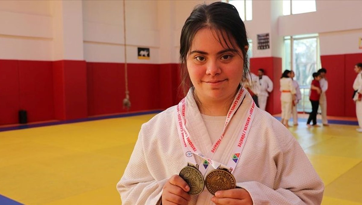 Down sendromlu milli judocu Sibel Yıldırım, dünya şampiyonluğuna odaklandı Down sendromlu milli judocu Sibel Yıldırım, dünya şampiyonluğuna odaklandı