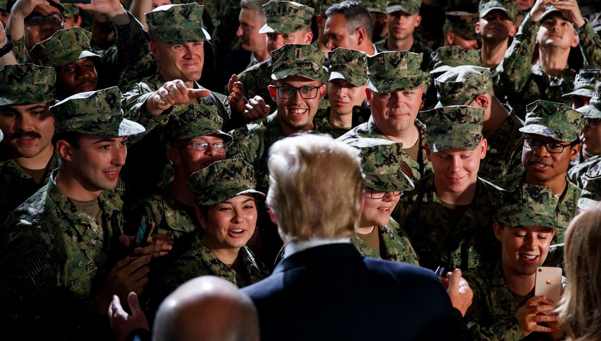 ABD'nin yeni başkanı Trump, transseksüelleri ordudan atacak ABD'nin yeni başkanı Trump, transseksüelleri ordudan atacak