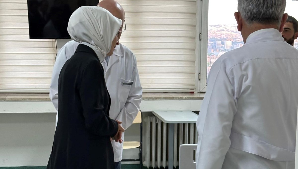 Bakan Göktaş, zehirlenen askerleri ziyaret etti