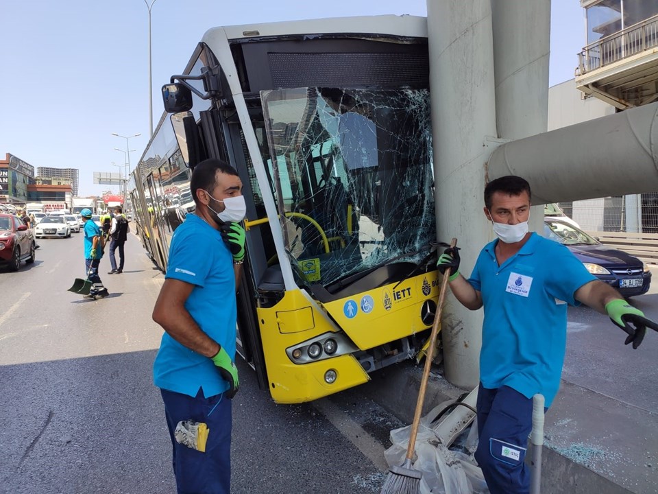 Beylikdüzü'de İETT otobüsü kazası: 19 yaralı - 1