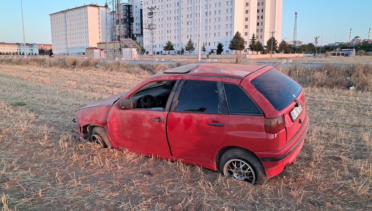 Karaman'da kontrolden çıkan araç takla attı
