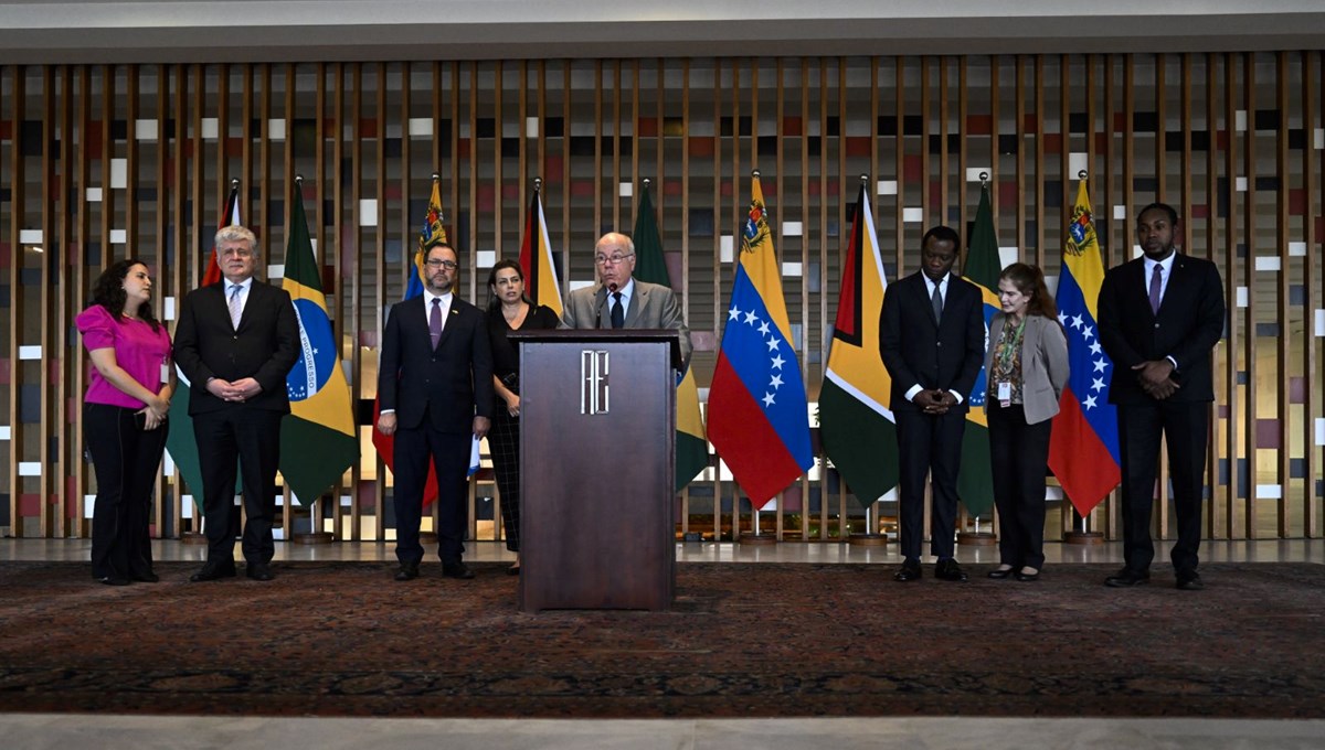 Venezuela ve Guyana dışişleri bakanları, ihtilaflı Esequibo bölgesi için bir araya geldi Venezuela ve Guyana dışişleri bakanları, ihtilaflı Esequibo bölgesi için bir araya geldi