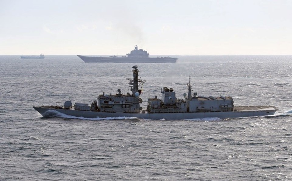 İngiltere'den Rus gemilerine yakın takip - 1