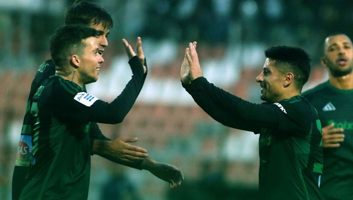 Fatih Terim'in Panathinaikos'u 3 golle zirveye göz kırptı Fatih Terim'in Panathinaikos'u 3 golle zirveye göz kırptı