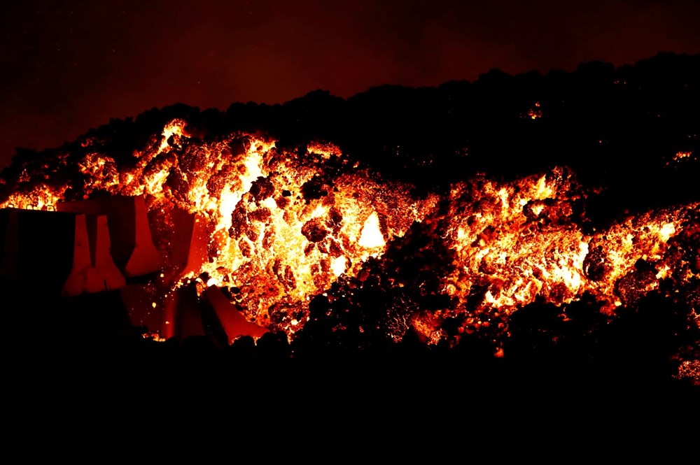 Kanarya Adaları'ndaki Cumbre Vieja yanardağı faaliyete geçti: 5 bin kişi tahliye ediliyor - 3