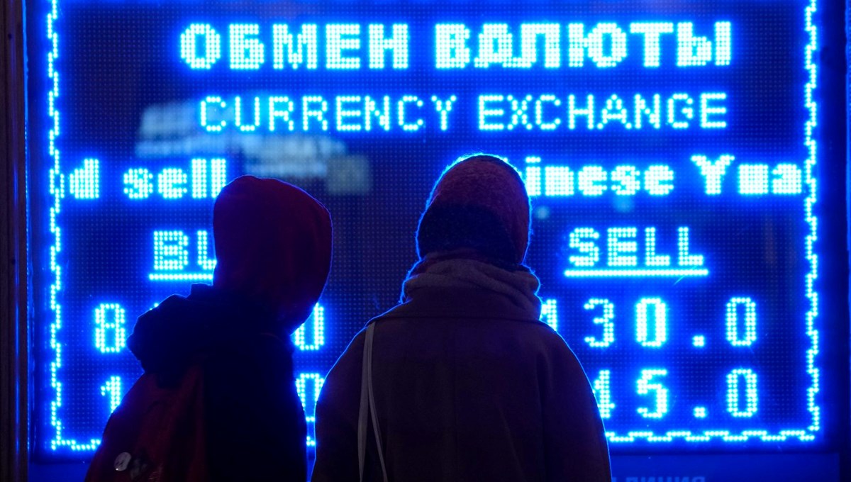 Rusya Merkez Bankası döviz satışlarını askıya aldı