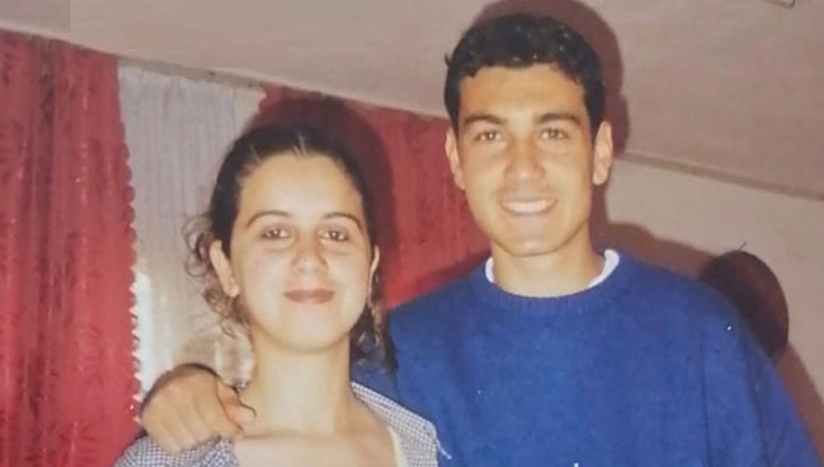 Caner Cindoruk'tan nostaljik paylaşım (Ünlülerin çocukluk ve gençlik halleri) Caner Cindoruk'tan nostaljik paylaşım (Ünlülerin çocukluk ve gençlik halleri)