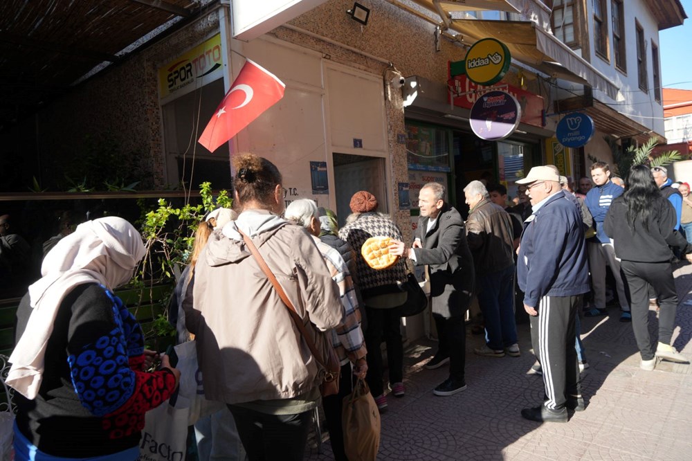 13 Yıllık Ramazan Yardımlaşması: İhtiyaç Sahiplerine Umut Dağıtılıyor 77 gX4NeX36 ki3ciYS0X7WOA