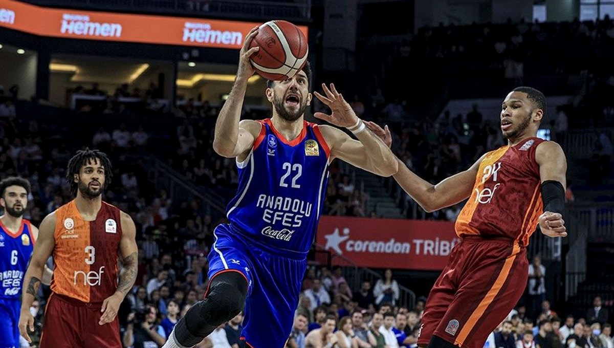 Anadolu Efes, Galatasaray'ı mağlup ederek finale yükseldi