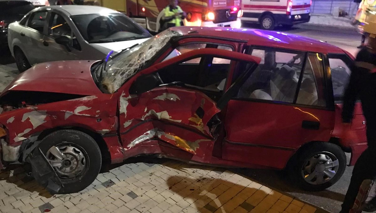 Isparta’da zincirleme kaza: 1 ölü, 6 yaralı Isparta’da zincirleme kaza: 1 ölü, 6 yaralı