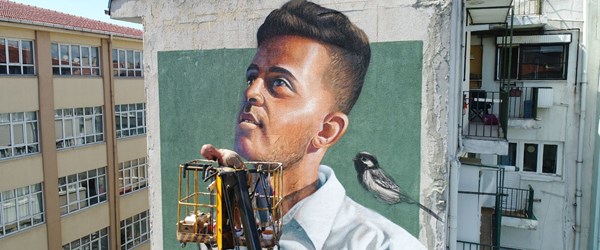 Kadıköy'deki dev murallar görenleri kendine hayran bırakıyor