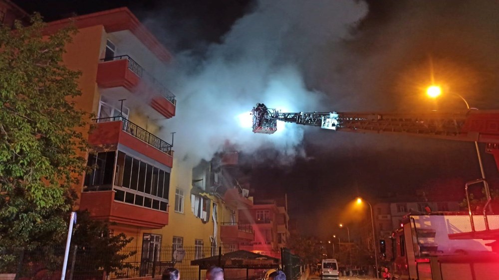 Konya'da dört katlı binada doğalgaz patlaması: 12 yaralı - 1