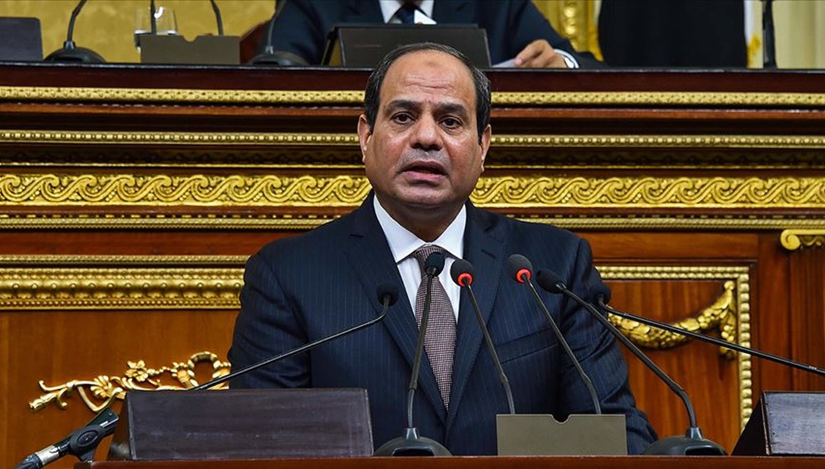 Mısır Cumhurbaşkanı Sisi'den yeni hükümeti kurma talimatı Mısır Cumhurbaşkanı Sisi'den yeni hükümeti kurma talimatı