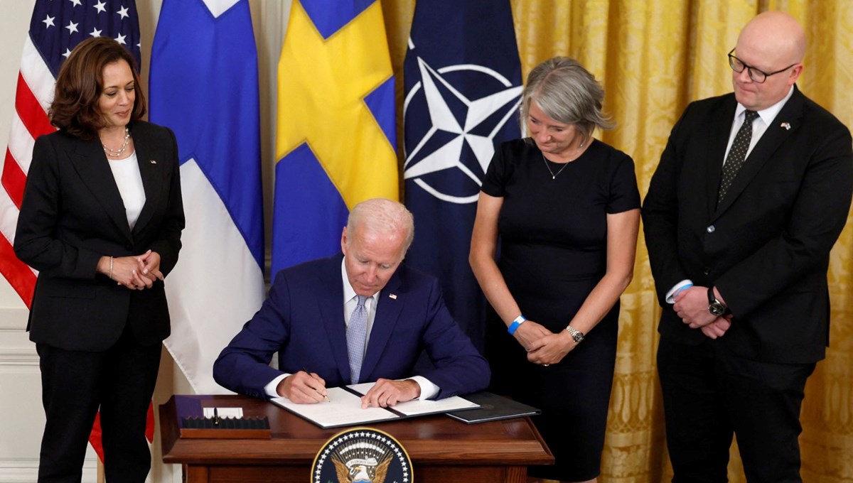 Biden, İsveç ve Finlandiya'nın NATO'ya üyeliğini onayladı