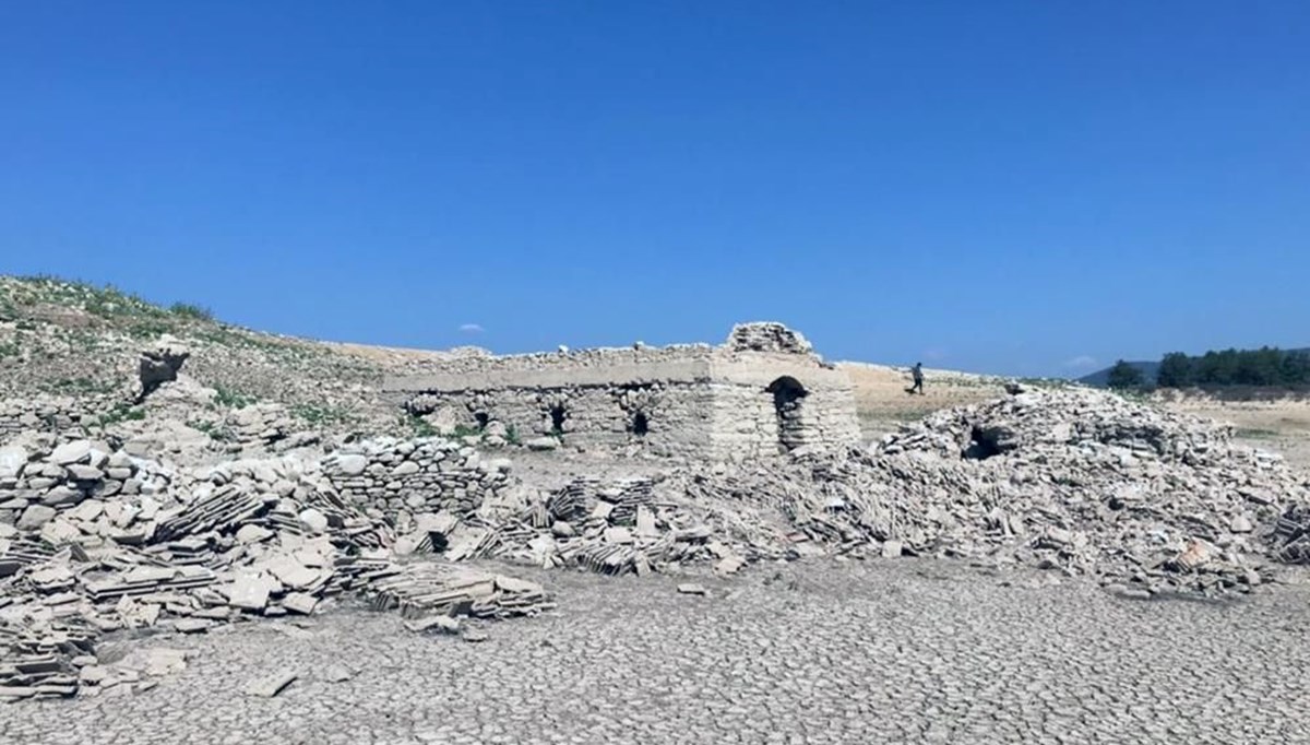 Bodrum’da su ihtiyacını karşılayan baraj kurudu (“Su kesintileri gündeme gelebilir”)