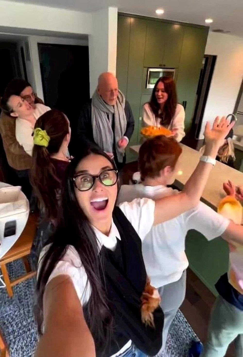 Bruce Willis'in eşi Emma Heming: Demi ile Bruce'u ben de çok yakıştırırdım - 3