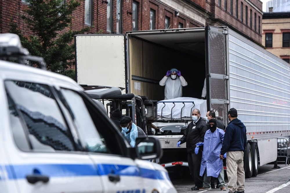 New York’ta corona virüsten ölen kişilerin cesetleri yaklaşık bir yıldır kamyonlarda bekliyor - 7