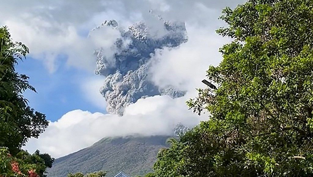 Filipinler'deki Kanlaon Yanardağı'nda patlama