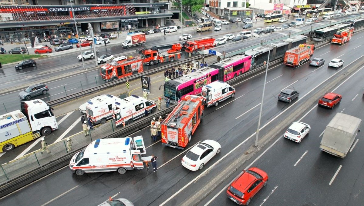 Beylikdüzü'nde metrobüs kazası