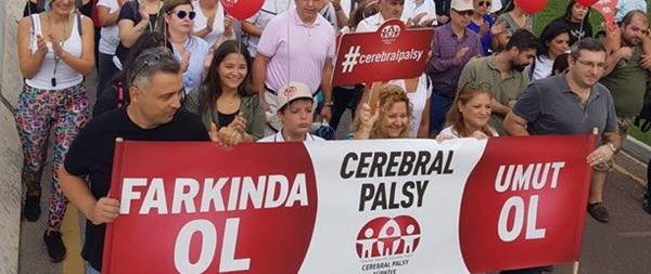 Cerebral palsyli çocuklara yardım için yürüyecekler